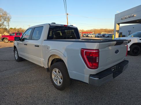 Used 2023 Ford F150 XLT image 3