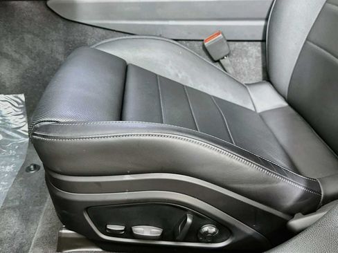 Certified 2025 Porsche Panamera 4 AWD/4WD image 12