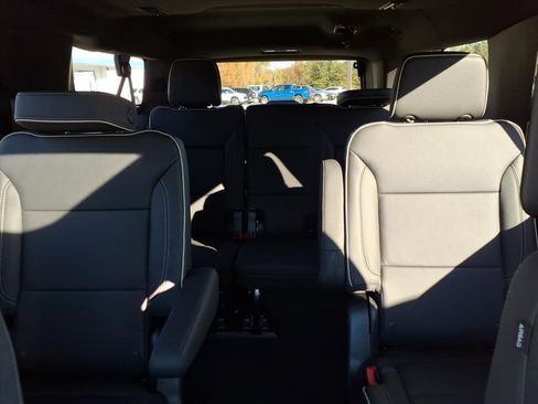 New 2026 Chevrolet Suburban Premier image 14