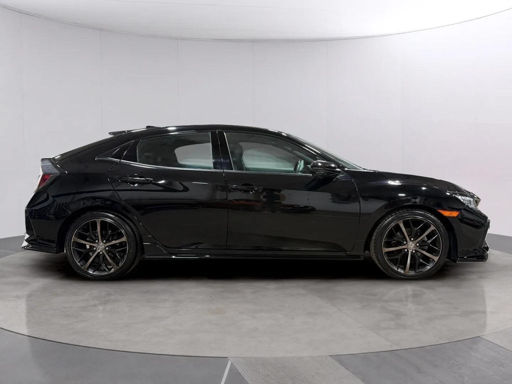 Used 2021 Honda Civic Sport Touring image 2