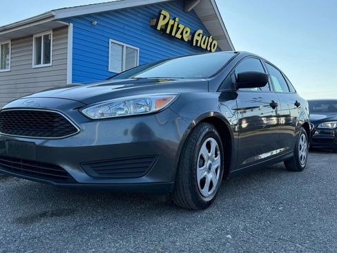 Used 2018 Ford Focus S image 2