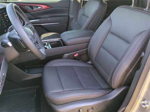 Certified 2025 Chevrolet Traverse Z71 w/ Driver Confidence Package image 20