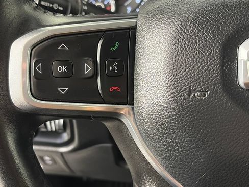 Used 2022 RAM 1500 Laramie AWD/4WD image 17