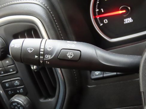 Used 2022 Chevrolet Silverado 1500 High Country image 37