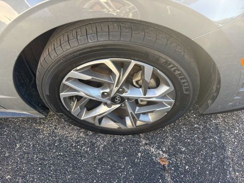 Used 2023 Hyundai Sonata SEL w/ Convenience Package image 2