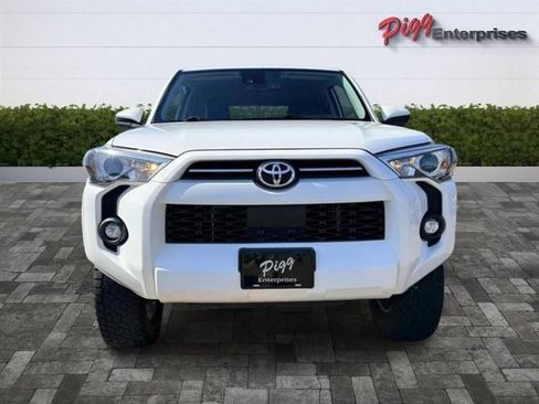 Used 2022 Toyota 4Runner SR5 AWD/4WD image 2