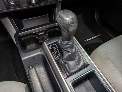 Used 2018 Toyota Tacoma SR5 image 23