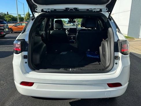 Used 2022 Jeep Compass High Altitude AWD/4WD image 17