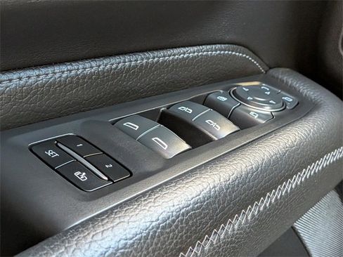 Used 2024 GMC Yukon XL Denali image 26