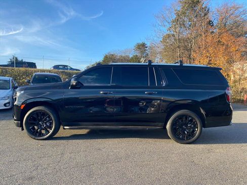 Used 2022 Chevrolet Suburban High Country image 2