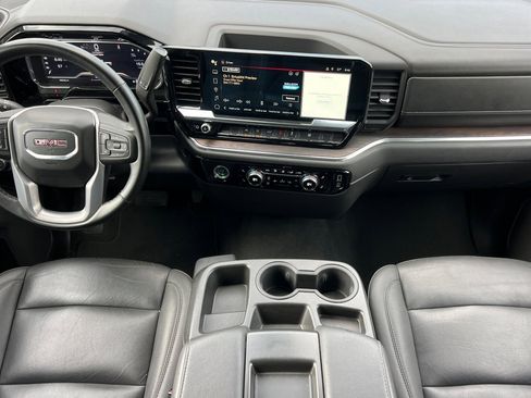 Used 2024 GMC Sierra 1500 SLT image 15