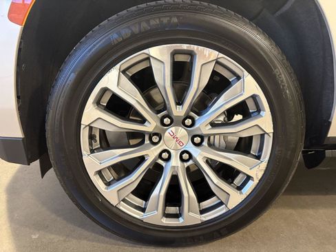 Used 2021 GMC Yukon Denali w/ Denali Ultimate Package AWD/4WD image 54