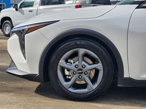 Used 2025 Kia K4 LXS image 8
