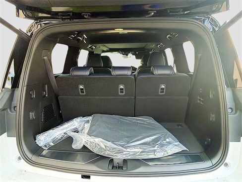 New 2026 INFINITI QX80 4WD image 23