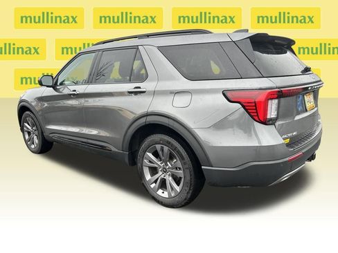 Used 2026 Ford Explorer Active w/ Active Comfort Package image 10
