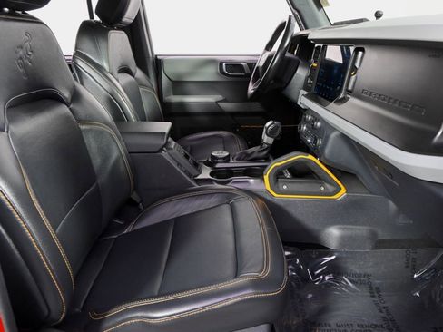 Used 2022 Ford Bronco Badlands image 16