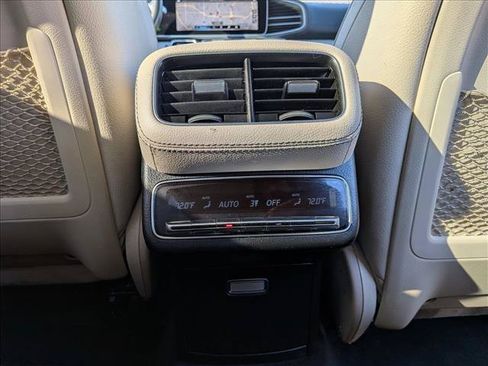Used 2021 Mercedes-Benz GLS 450 4MATIC image 20