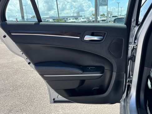 Used 2023 Chrysler 300 S RWD image 13