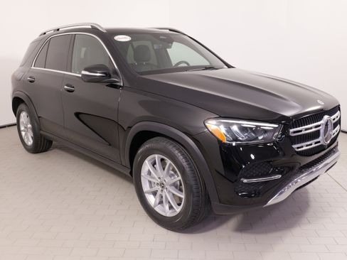 Used 2025 Mercedes-Benz GLE 450e 4MATIC w/ Winter Package image 7