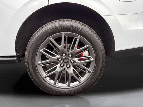 Used 2025 Ford Expedition Platinum w/ Stealth Performance Package image 34