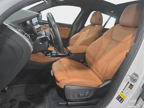 Used 2024 BMW X4 xDrive30i w/ Premium Package image 11