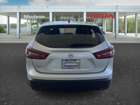 Certified 2022 Nissan Rogue Sport S image 4