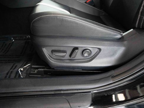 Used 2025 Toyota Camry SE FWD image 11