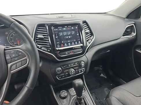 Used 2019 Jeep Cherokee Limited AWD/4WD image 25