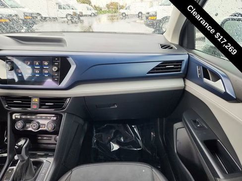 Used 2024 Volkswagen Taos SE image 20