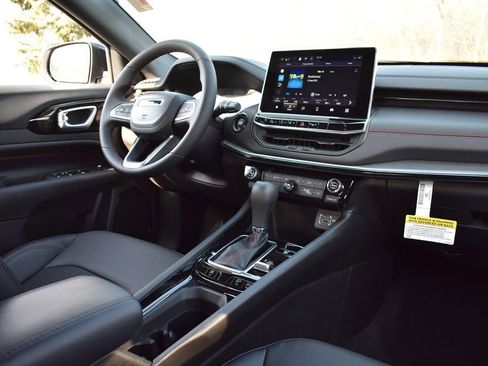 New 2026 Jeep Compass Trailhawk AWD/4WD image 32