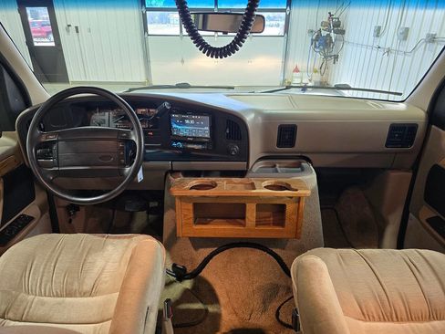Used 1993 Ford E-150 and Econoline 150 image 11
