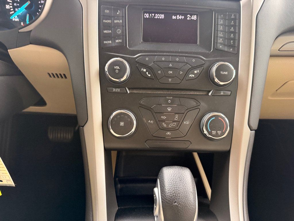 Used 2013 Ford Fusion SE FWD image 25