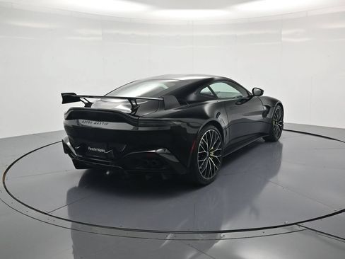 Used 2023 Aston Martin V8 Vantage Coupe RWD image 43