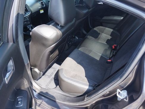 Used 2022 Dodge Charger R/T w/ Plus Group RWD image 8