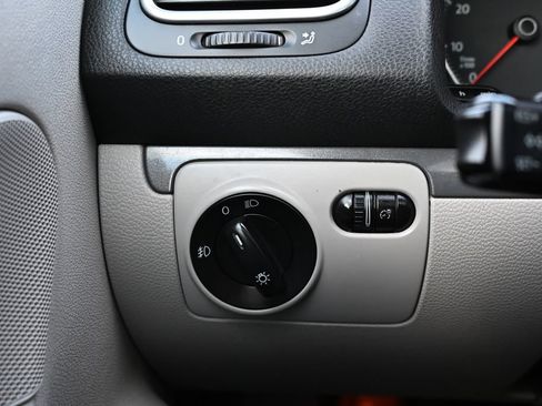 Used 2007 Volkswagen Eos 2.0T FWD image 18