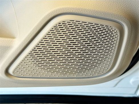 Certified 2025 Mercedes-Benz GLA 250 4MATIC image 18