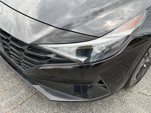 Used 2022 Hyundai Elantra SEL FWD image 11