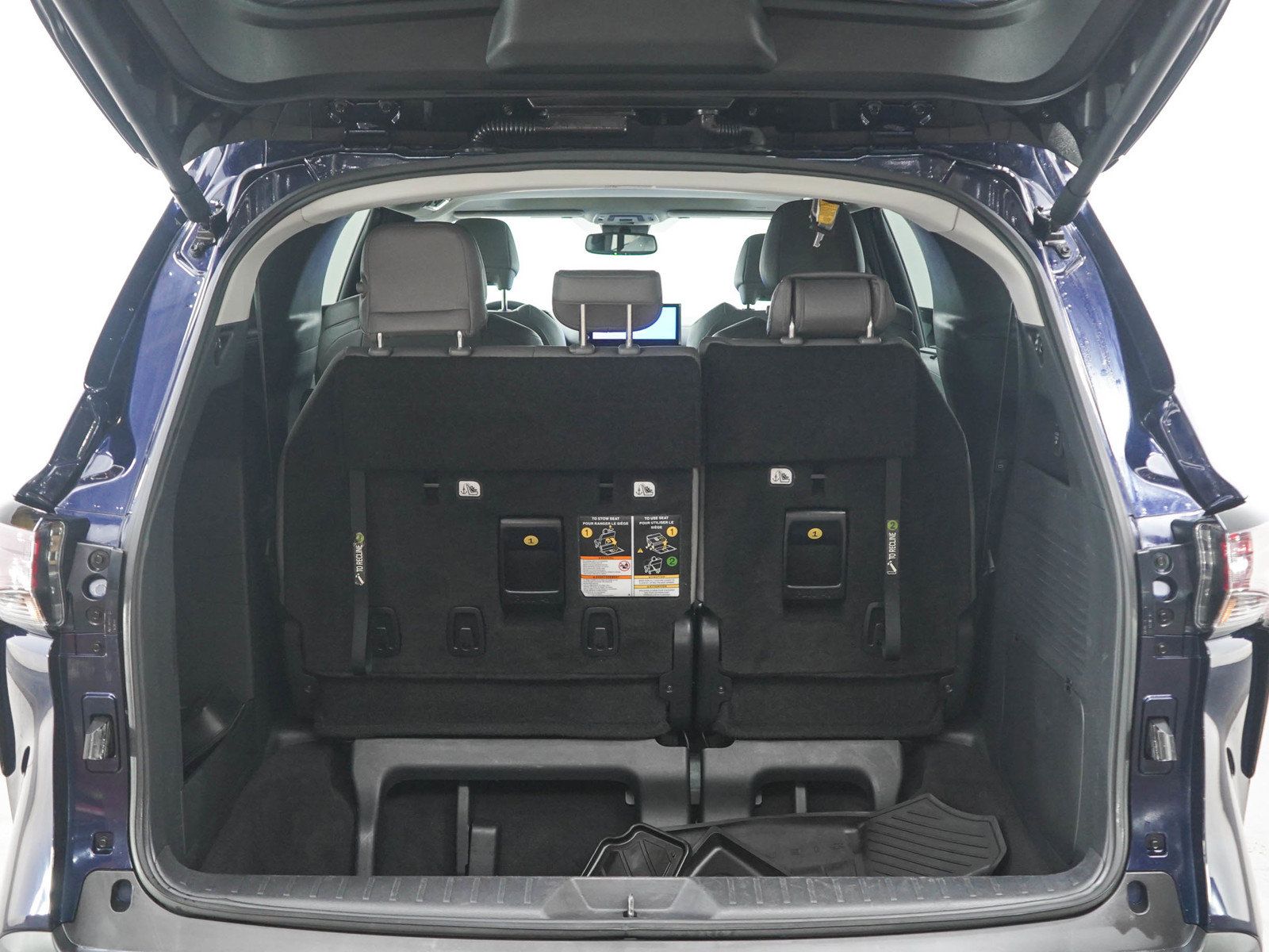 Used 2025 Toyota Sienna XLE w/ XLE Plus Package AWD/4WD image 17