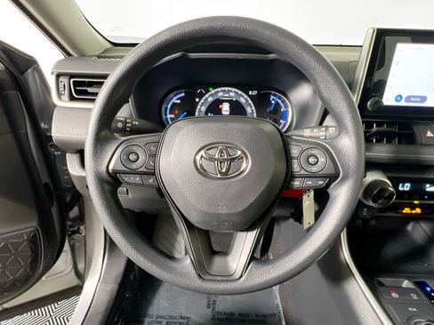 Used 2025 Toyota RAV4 LE AWD/4WD image 18