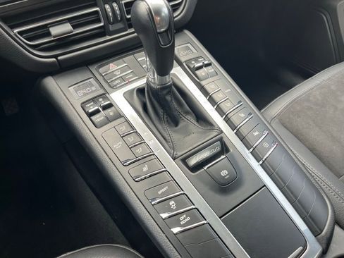 Used 2019 Porsche Macan image 22