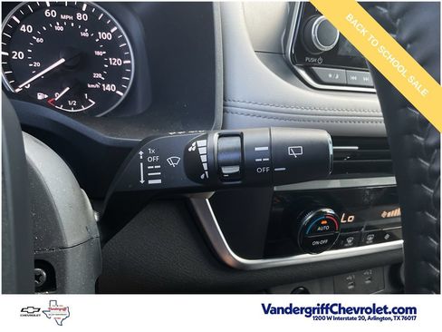 Used 2025 Nissan Rogue SV FWD image 30