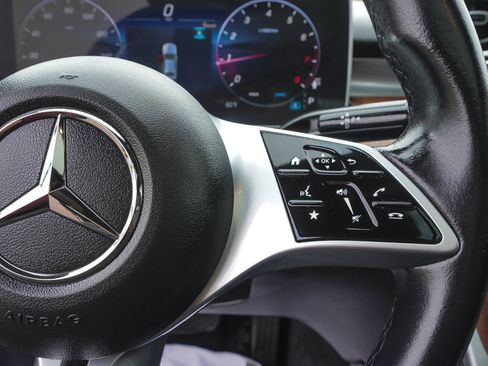 Used 2025 Mercedes-Benz C 300 4MATIC Sedan image 19