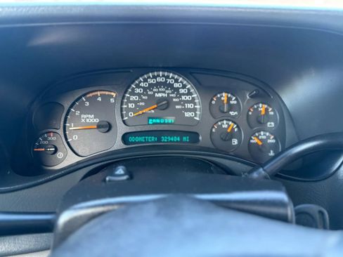 Used 2005 Chevrolet Silverado 2500 LT w/ Heavy-Duty Power Package AWD/4WD image 18