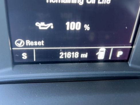 Used 2020 Chevrolet Traverse LT image 18