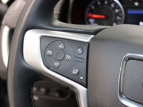 Used 2024 GMC Terrain SLT w/ Tech Package image 21