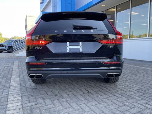 Used 2022 Volvo V60 T5 Cross Country w/ Advanced Package image 4