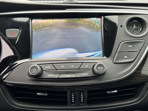 Used 2019 Buick Envision Essence image 26
