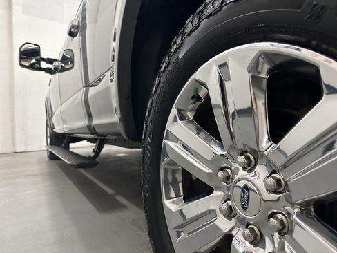 Used 2019 Ford F150 Lariat w/ Equipment Group 502A Luxury AWD/4WD image 16