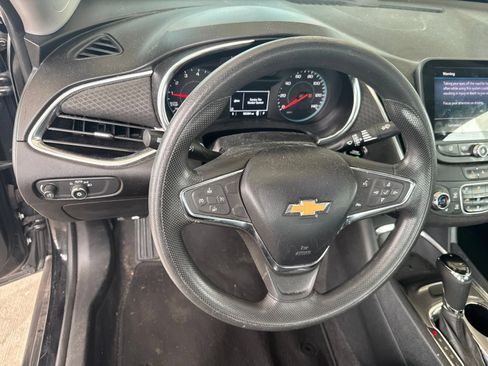 Used 2020 Chevrolet Malibu LT FWD image 9