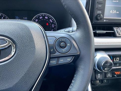 Certified 2020 Toyota RAV4 XLE Premium FWD image 15